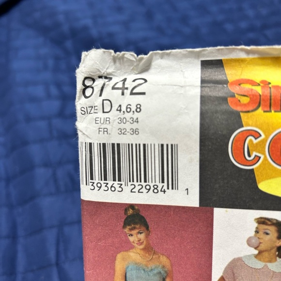 Uncut Simplicity costumes 8742- 4-6-8 1950s prom dress- cheerleader- Halloween- - Picture 3 of 9